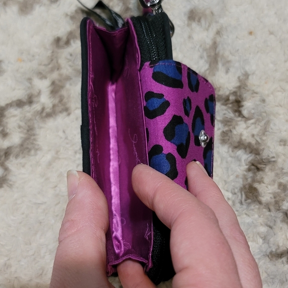 Purple leopard print wristlet - Picture 4 of 4
